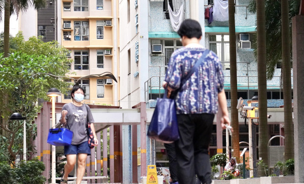 屋邨街市調查｜平均滿意度僅4.3屬不合格！8成受訪公屋居民指價格貴 長青、麗瑤成「一分屋邨」