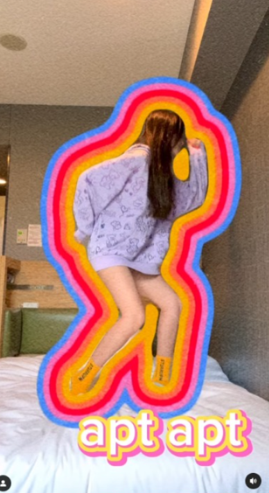 聲夢小花畫作於法國羅浮宮展出 趙紫諾年僅16歲!音樂藝術天份一樣高