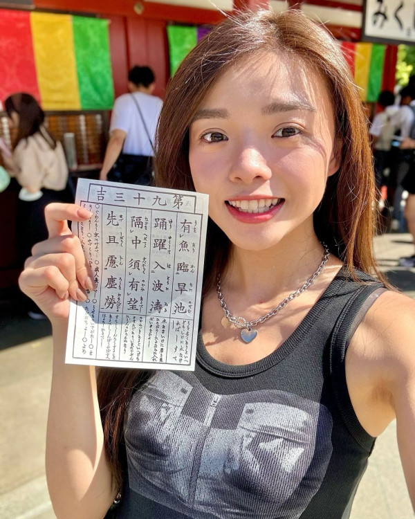 聲夢小花畫作於法國羅浮宮展出 趙紫諾年僅16歲!音樂藝術天份一樣高