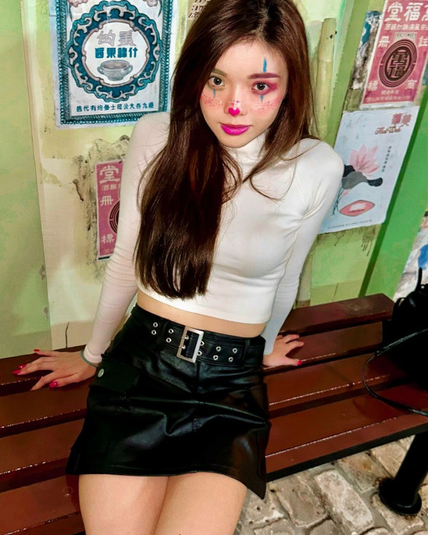 聲夢小花畫作於法國羅浮宮展出 趙紫諾年僅16歲!音樂藝術天份一樣高