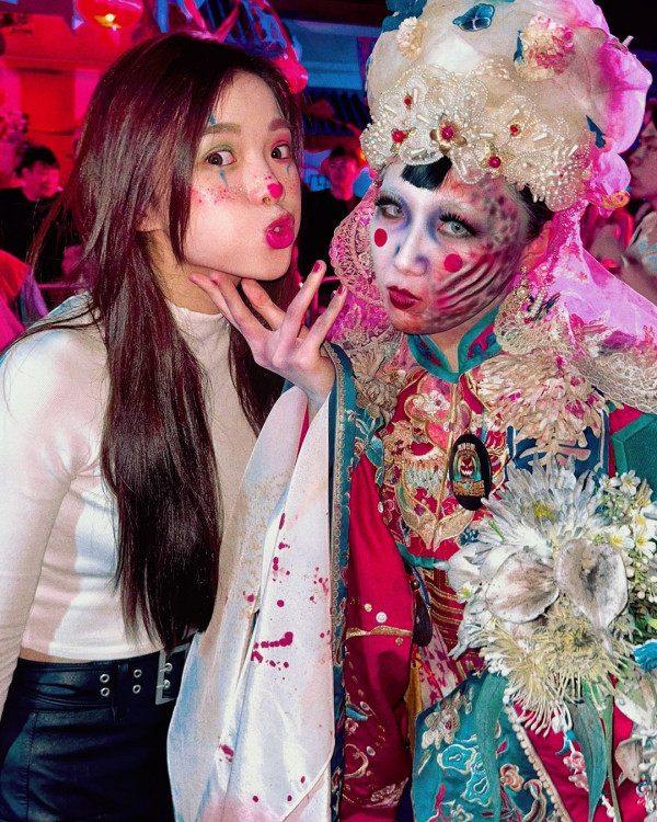 聲夢小花畫作於法國羅浮宮展出 趙紫諾年僅16歲!音樂藝術天份一樣高