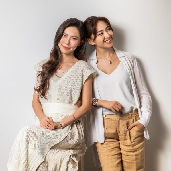 42歲黃婉佩返港出席《四葉草》聚會 2R兩姊妹保養得宜 近況曝光！ 