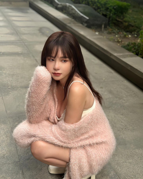 地勤因1事向商務艙乘客跪地道歉 前空姐狠批公司奴性重！華航現身咁回應 