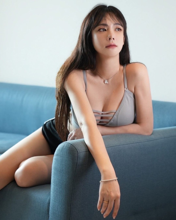 地勤因1事向商務艙乘客跪地道歉 前空姐狠批公司奴性重！華航現身咁回應 