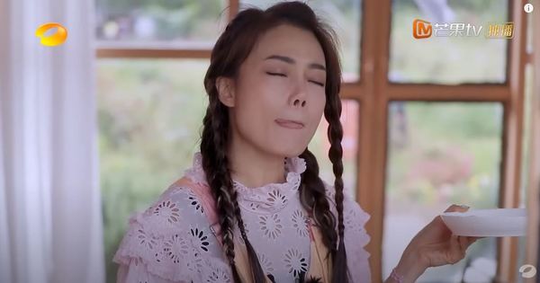 女學生因外貌激似劉亦菲爆紅！同學爭相求一合照：讚「千年一遇美女」 