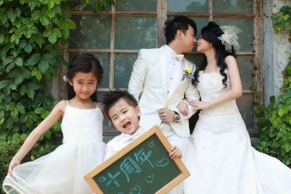 前TVB主持英國大屋放煙花 被指越搬越富貴 曾偷拍鄰居惹爭議 