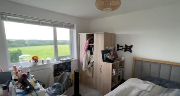 前TVB主持英國大屋放煙花 被指越搬越富貴 曾偷拍鄰居惹爭議 