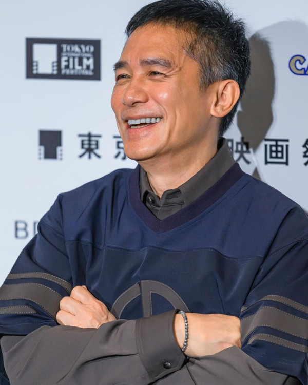 梁朝偉東京出行獲4人做1件事！ 網友驚訝排場大：像首相出行 