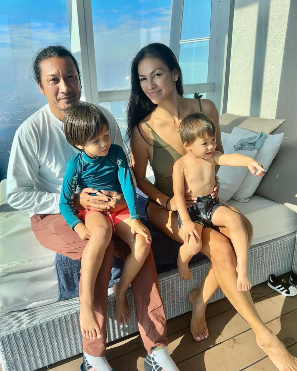 43歲混血名模峇里曬弗爆身材 素顏上陣被指「斷崖式衰老」 