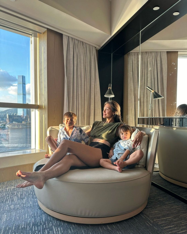 43歲混血名模峇里曬弗爆身材 素顏上陣被指「斷崖式衰老」 