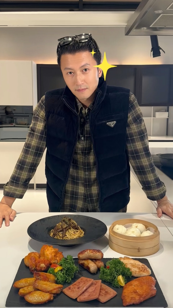 最後謝霆鋒成功在15分鐘內，煮出8樣美食，並開玩笑道：「比賽都沒這麼忙！」。圖片來源：小紅書＠鋒味派