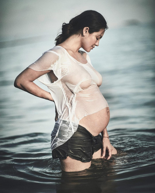 43歲混血名模峇里曬弗爆身材 素顏上陣被指「斷崖式衰老」 