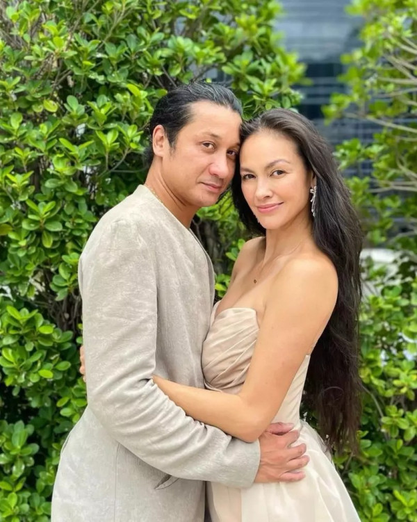 43歲混血名模峇里曬弗爆身材 素顏上陣被指「斷崖式衰老」 