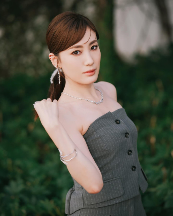 田蕊妮抗癌最新近況！杜汶澤甫老婆裸背出浴照 曝光手術疤痕 