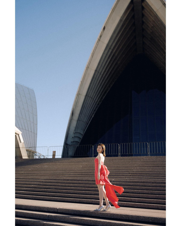 田蕊妮抗癌最新近況！杜汶澤甫老婆裸背出浴照 曝光手術疤痕 