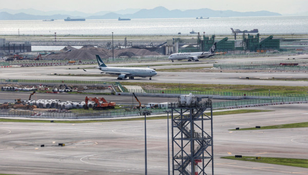 香港國際機場三跑道系統目標在今年11月28日啟用。