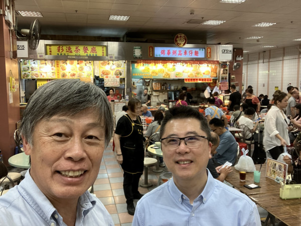 日駐港大使將離任！岡田健一留港3年熱愛港式美食走訪熟食中心歎奶油豬