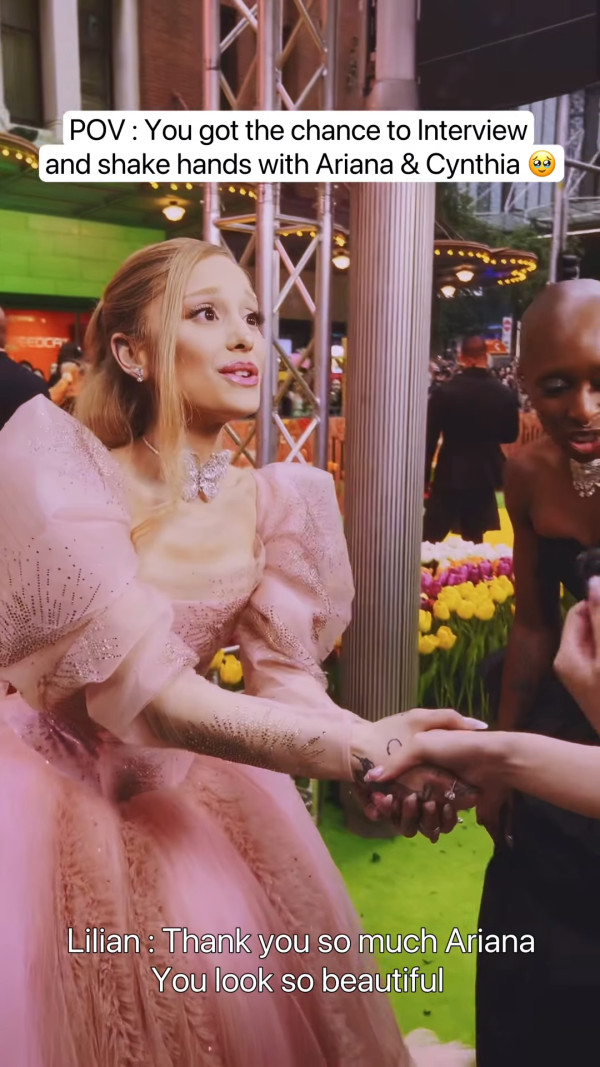 香港最美設計師簡幗儀出席澳洲電影首映 自家設計粉紅花裙獲Ariana Grande大讚好靚