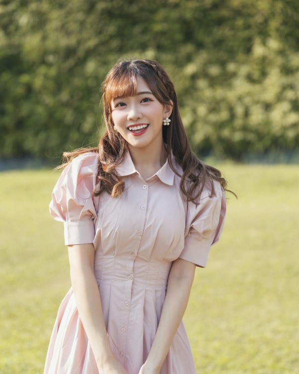 TVB御用童星離巢轉行做超索空姐!公開外藉老公合照!化身旅遊達人