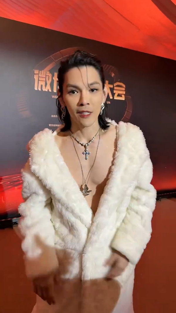 小紅書網民澳門與姜濤合照 強調冇P圖 意外揭瘦回出道時顏值 