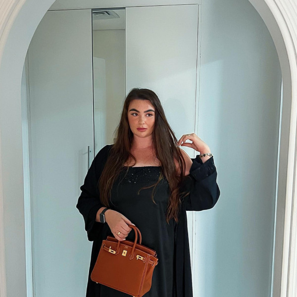 26歲美女KOL嫁杜拜百萬富豪！自爆4大嚴厲規矩！禁止任何異性接近？ 