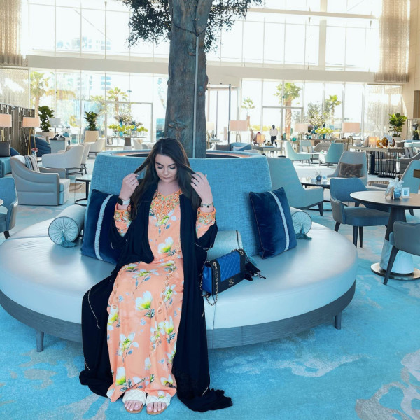 26歲美女KOL嫁杜拜百萬富豪！自爆4大嚴厲規矩！禁止任何異性接近？ 