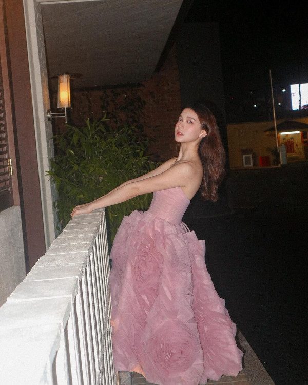 落選港姐鍾溥敏馬爾代夫度蜜月 大晒泳衣沙灘清涼照引羡慕:你老公太幸福