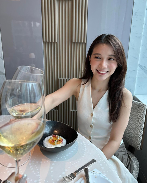 落選港姐鍾溥敏馬爾代夫度蜜月 大晒泳衣沙灘清涼照引羡慕:你老公太幸福