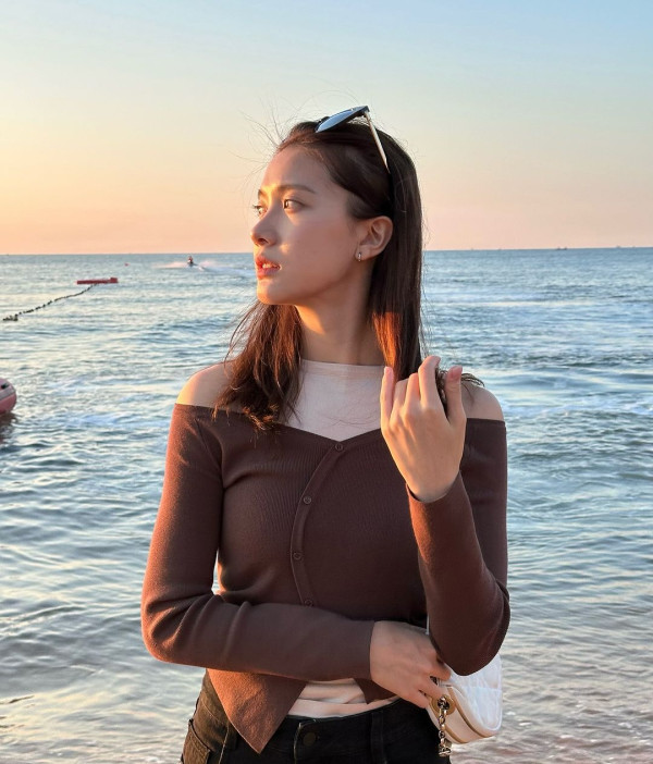 落選港姐鍾溥敏馬爾代夫度蜜月 大晒泳衣沙灘清涼照引羡慕:你老公太幸福