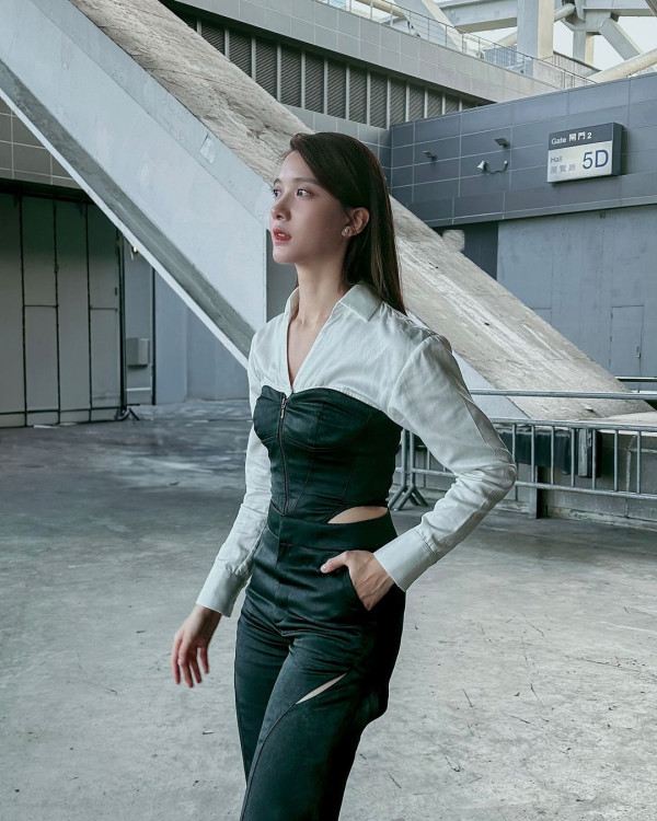 落選港姐鍾溥敏馬爾代夫度蜜月 大晒泳衣沙灘清涼照引羡慕:你老公太幸福