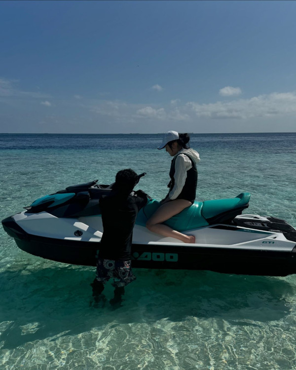 落選港姐鍾溥敏馬爾代夫度蜜月 大晒泳衣沙灘清涼照引羡慕:你老公太幸福