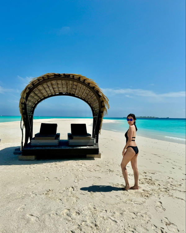 落選港姐鍾溥敏馬爾代夫度蜜月 大晒泳衣沙灘清涼照引羡慕:你老公太幸福