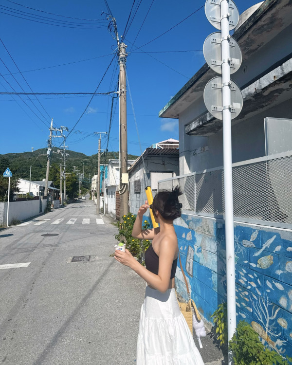 陳瀅疑真空上陣全身透視靚絕馬場 隱約透光暴露真實身材瘦回巔峰