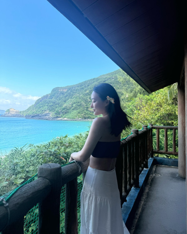 TVB花旦沖繩泳裝曬逆天長腿 玉背超吸睛!告別過往「肉肉身型」