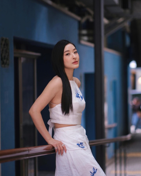 TVB花旦沖繩泳裝曬逆天長腿 玉背超吸睛!告別過往「肉肉身型」