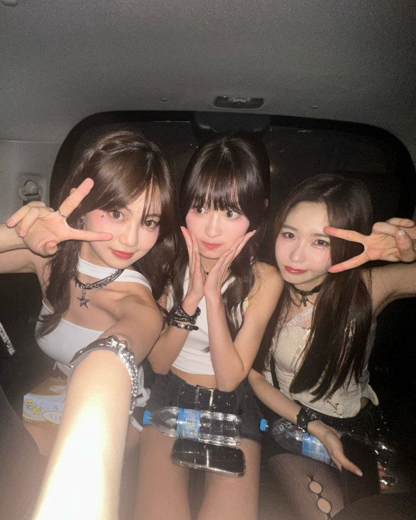 區明妙遊京都神社順便追星？ 甫近鏡自拍曝光真實皮膚狀態！ 