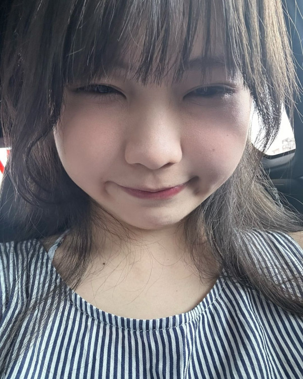 區明妙遊京都神社順便追星？ 甫近鏡自拍曝光真實皮膚狀態！ 