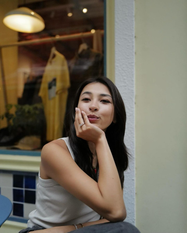 最索星二代出海曬弗爆身材 粉藍比堅尼上陣 逆天長腿超吸睛 