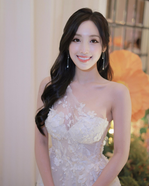 女神海兒剪瀏海新髮型曝光極減齡 氣質大轉變獲激讚:勁似大學生