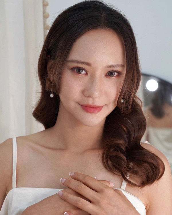 前無綫⾸席主播離巢後獲委任廉政公署委員 知性美形象獲網民激讚女人味十足