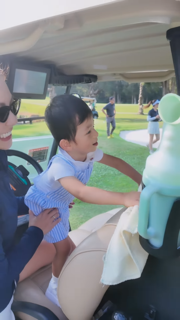 何雁詩帶天使綜合症囝囝遠赴美國治療 分享2字令人感動 