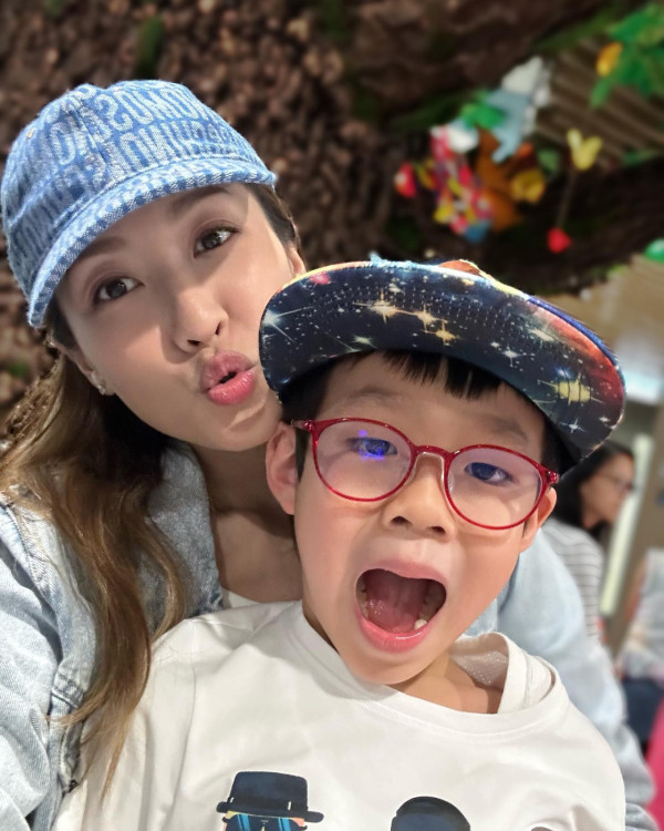 陳敏之怒斥遭的士兜路