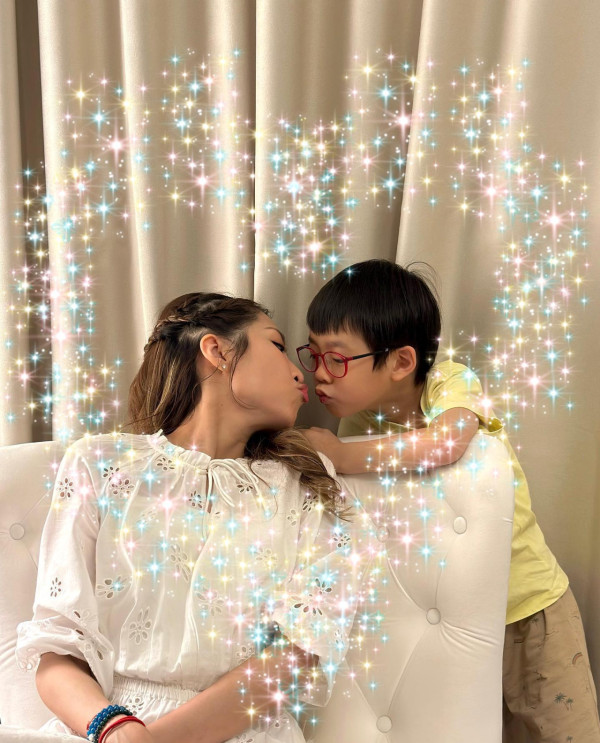 陳敏之怒斥遭的士兜路