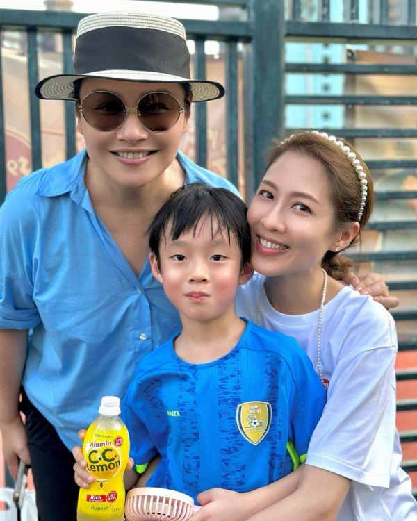 陳敏之怒斥遭的士兜路