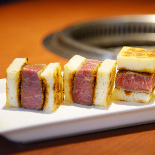 東京燒肉百名店 蕃 YORONIKU（圖片來源：tabelog）