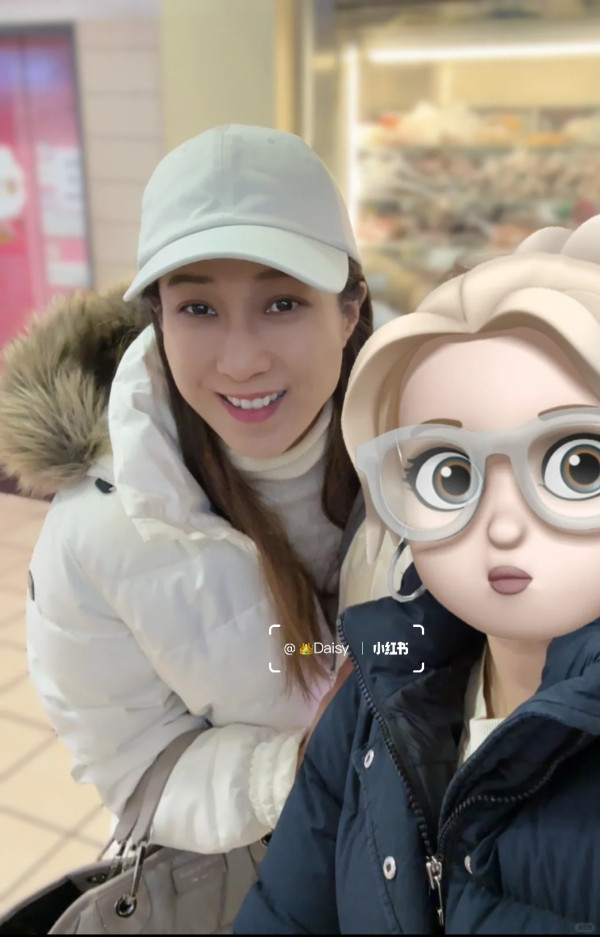 鍾嘉欣帶仔囡坐郵輪旅行！7歲大囡女大十八變！眼大臉尖極靚女！ 