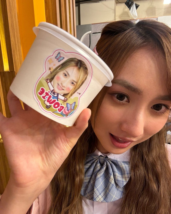 聲夢小花生日派對辦菲律賓式成人禮 公主晚裝性感上陣 粉絲爭相送花 