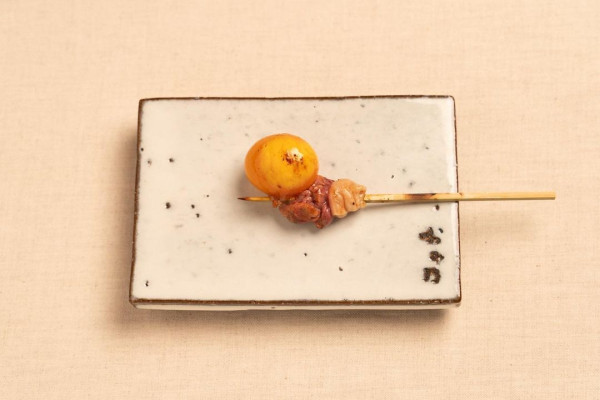 東京串燒燒鳥百名店 焼鳥　おみ乃（圖片來源：IG@yakitori_omino）