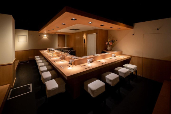 東京串燒燒鳥百名店 焼鳥　おみ乃（圖片來源：IG@yakitori_omino）