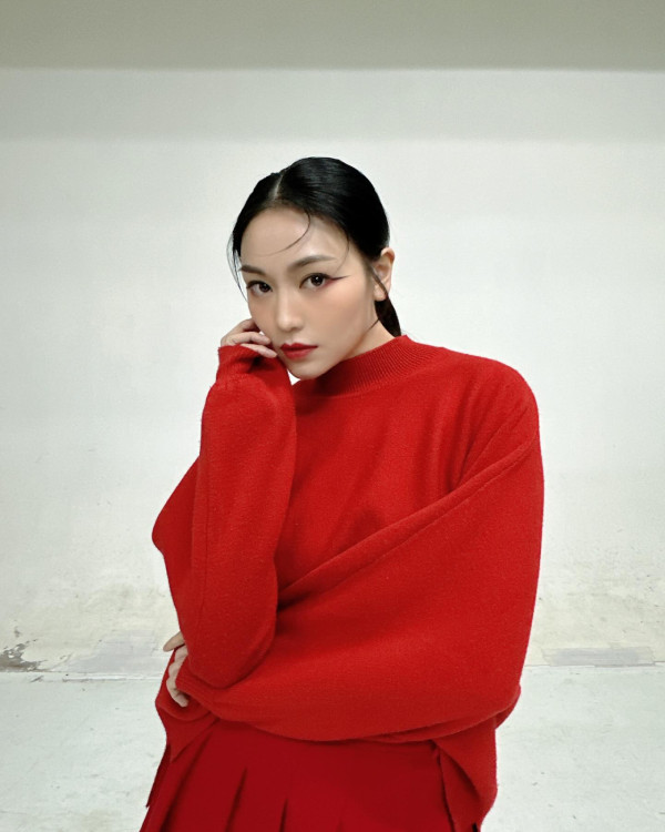 《愛回家》30歲小花遊越南富國島狂晒靚相!螢光粉色泳衣露事業線!